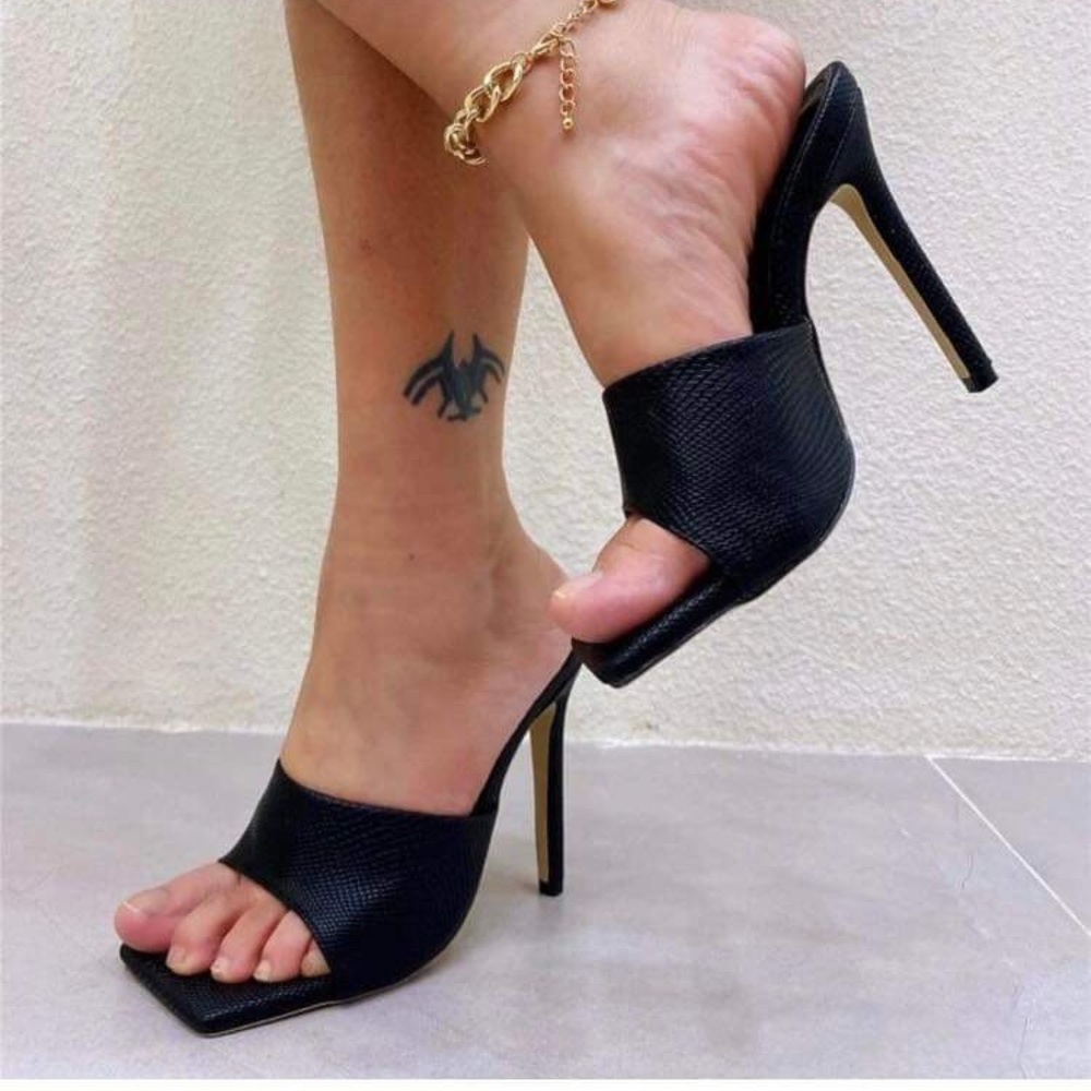 Open toe minimalist stiletto heeled mules